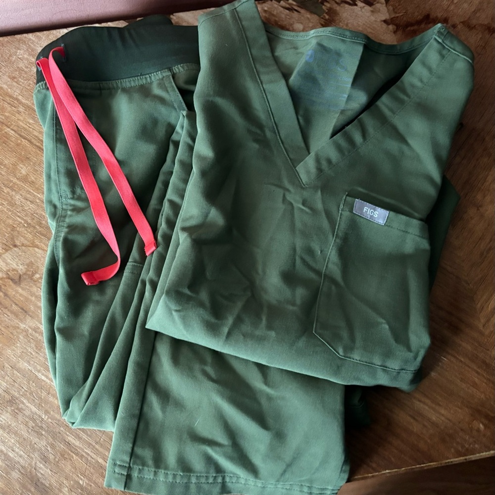 Dark olive XS figs scrub set